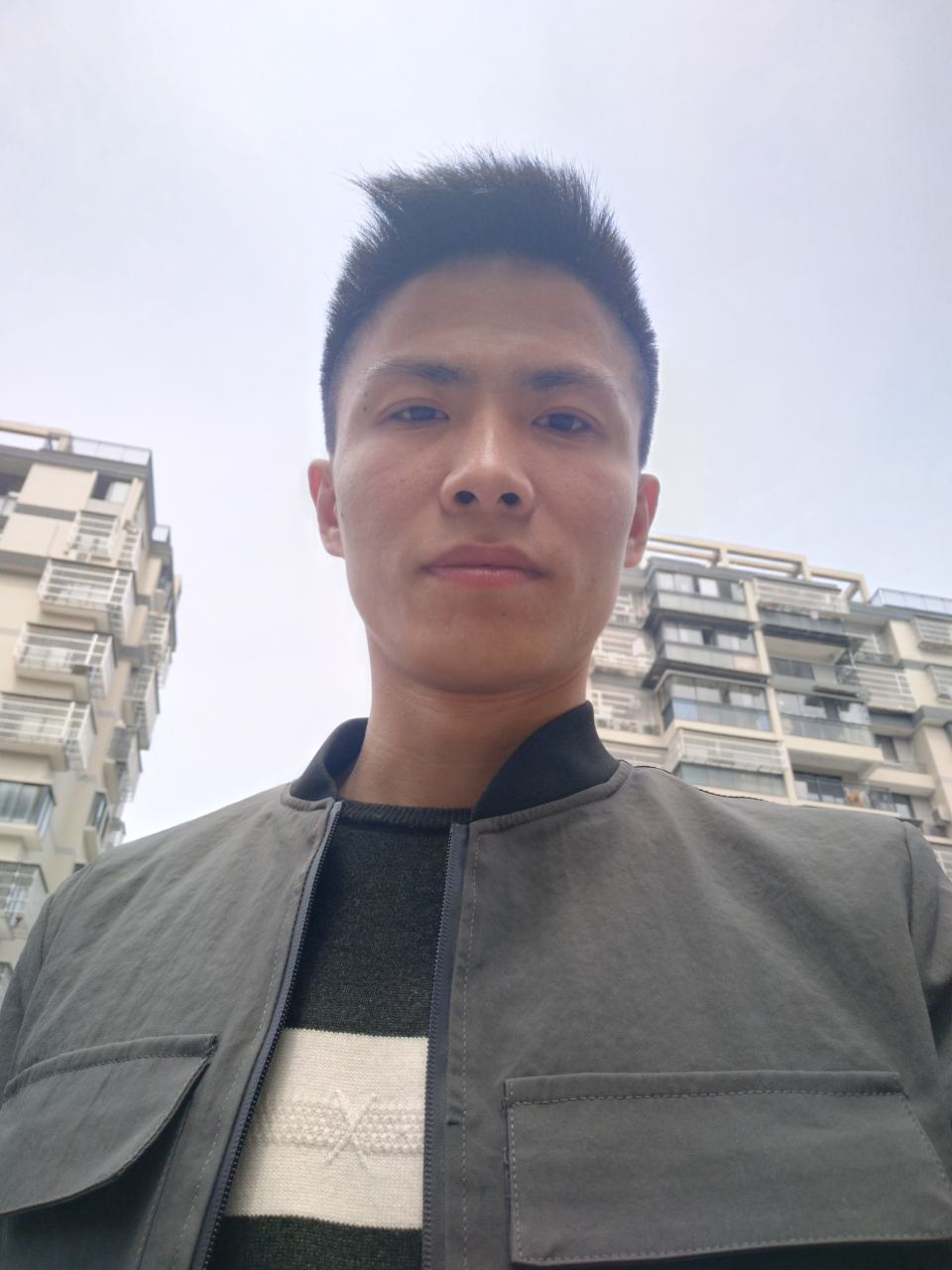 卜俊峰28岁男汉族