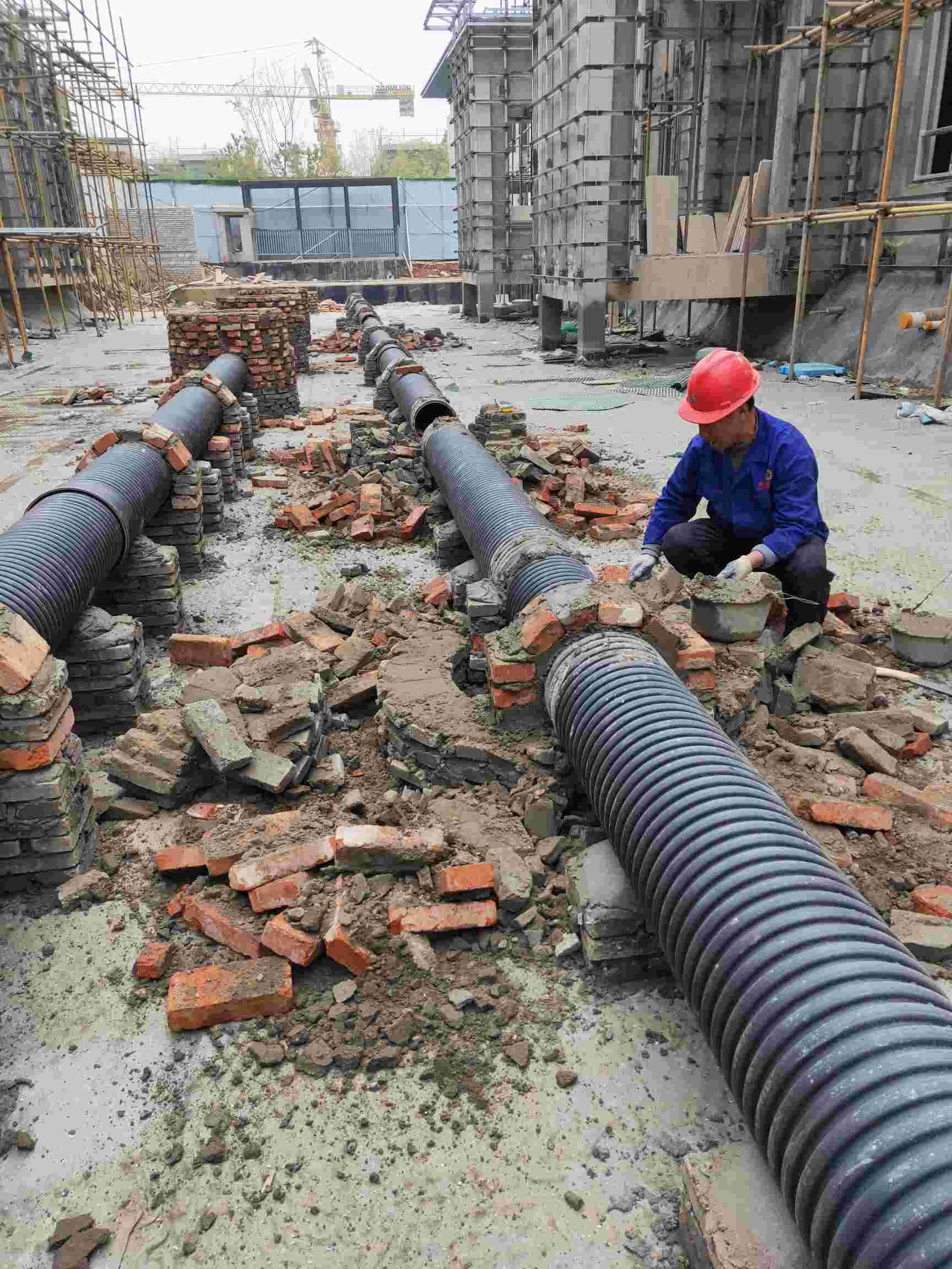 招工详情 武汉市东新区光谷三路,奥山府招市政管网施工员.