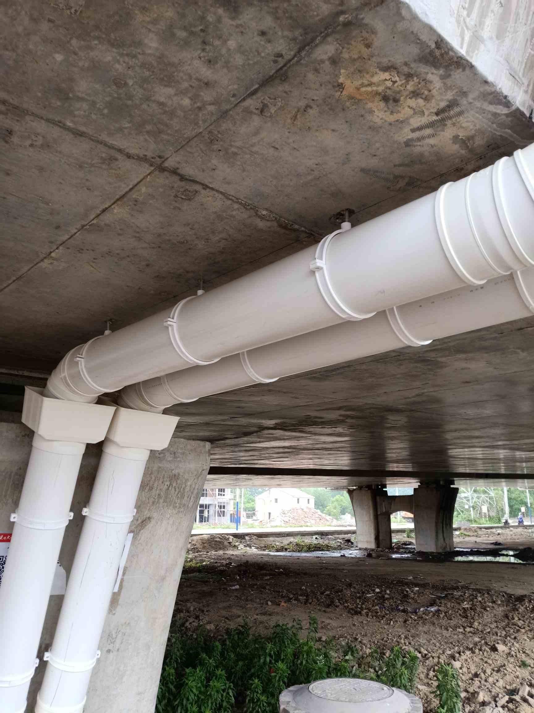 江苏常州桥梁安装雨水管