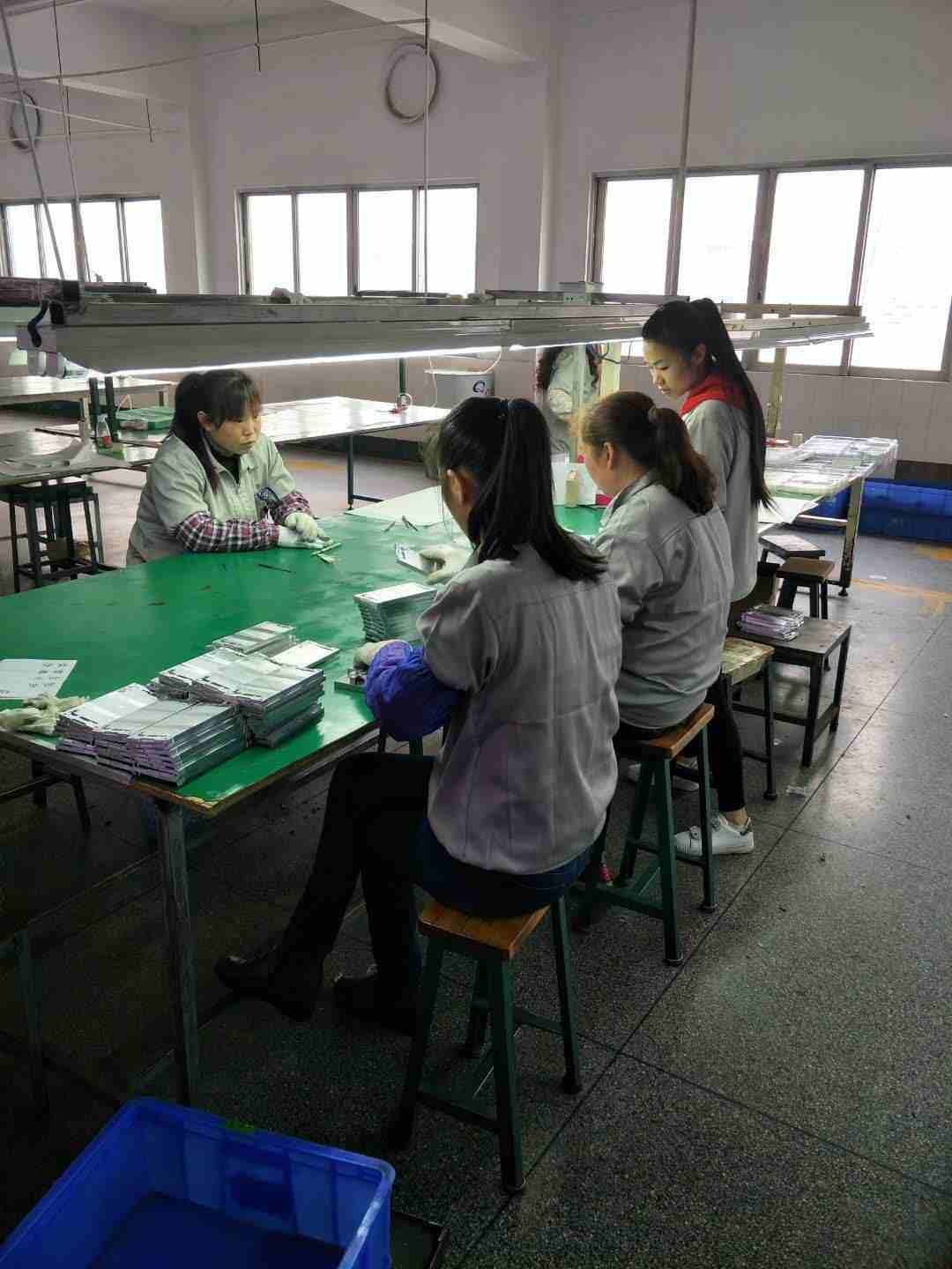 广东深圳电子厂招聘普工包吃住不体