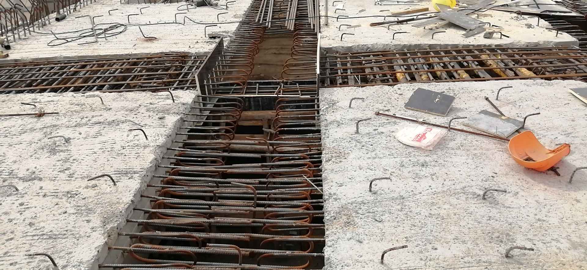 项目描述  焊工/铆工/钣金/钳工  桥梁  桥面系湿接缝焊接,中横梁焊接