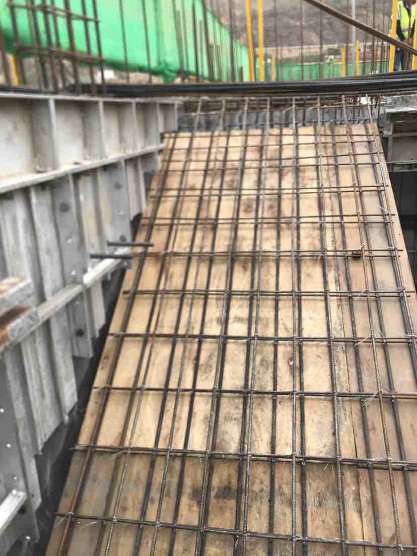 楼梯是铝模,木模混装,每层楼梯补贴500元,具体电话详谈.