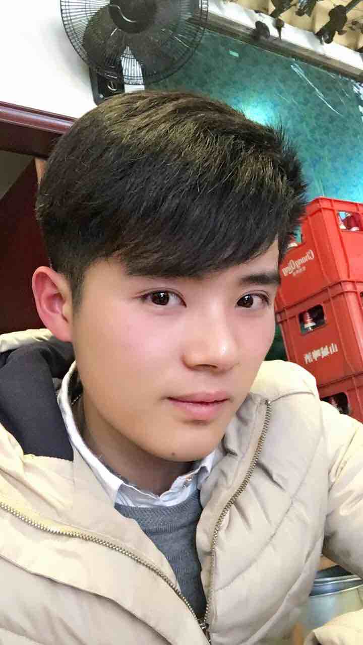 李先生27岁男汉族