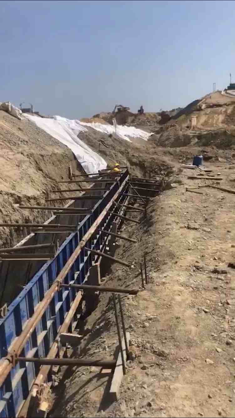 福建莆田高铁护坡水沟骨架