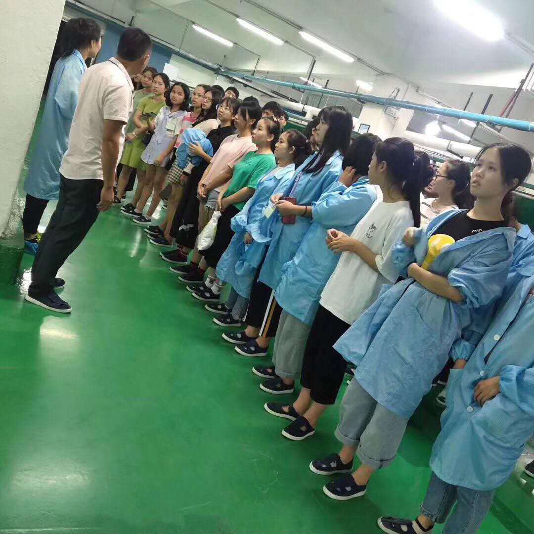 刚复工玩具厂14块一小时