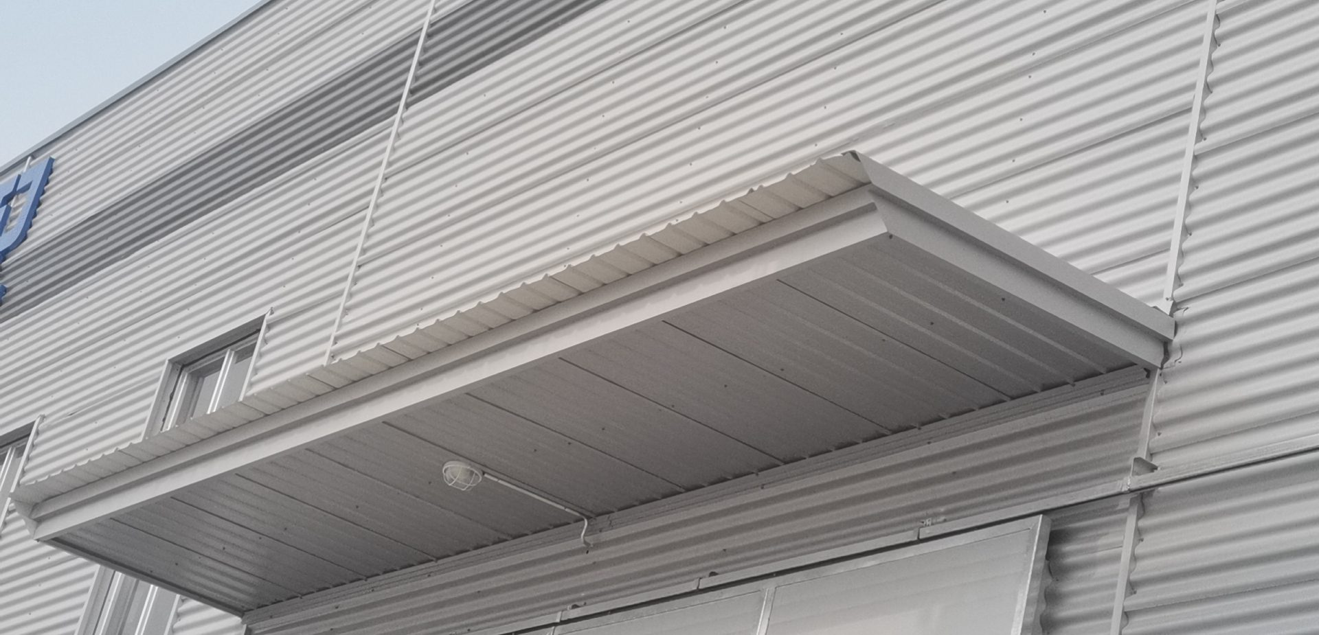 山东临沂连云港工地招钢结构工人老师优先收尾包边做雨棚工资待遇