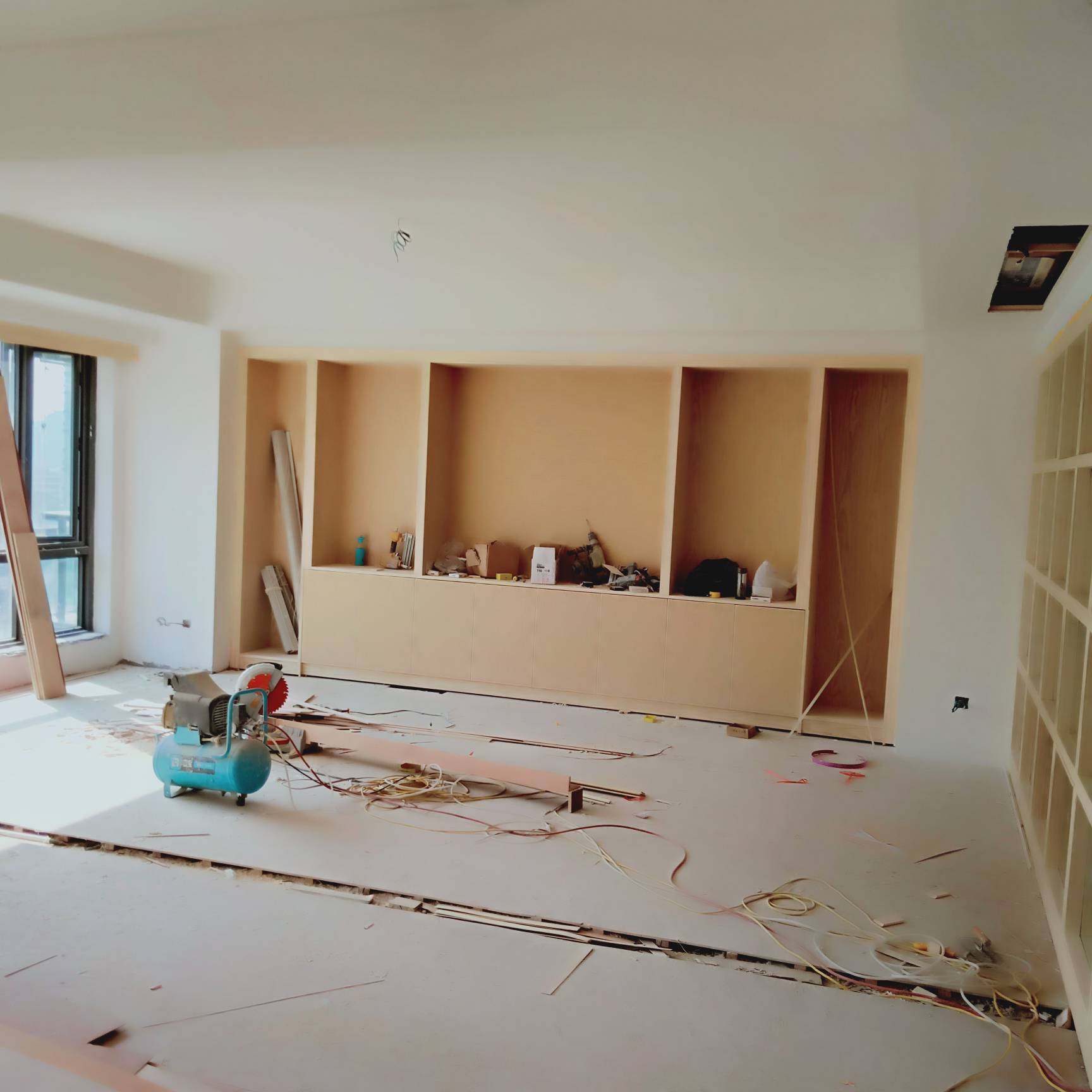 项目描述  装修木工/工厂木工/吊顶  招木工师傅2名,工资350每天,做好