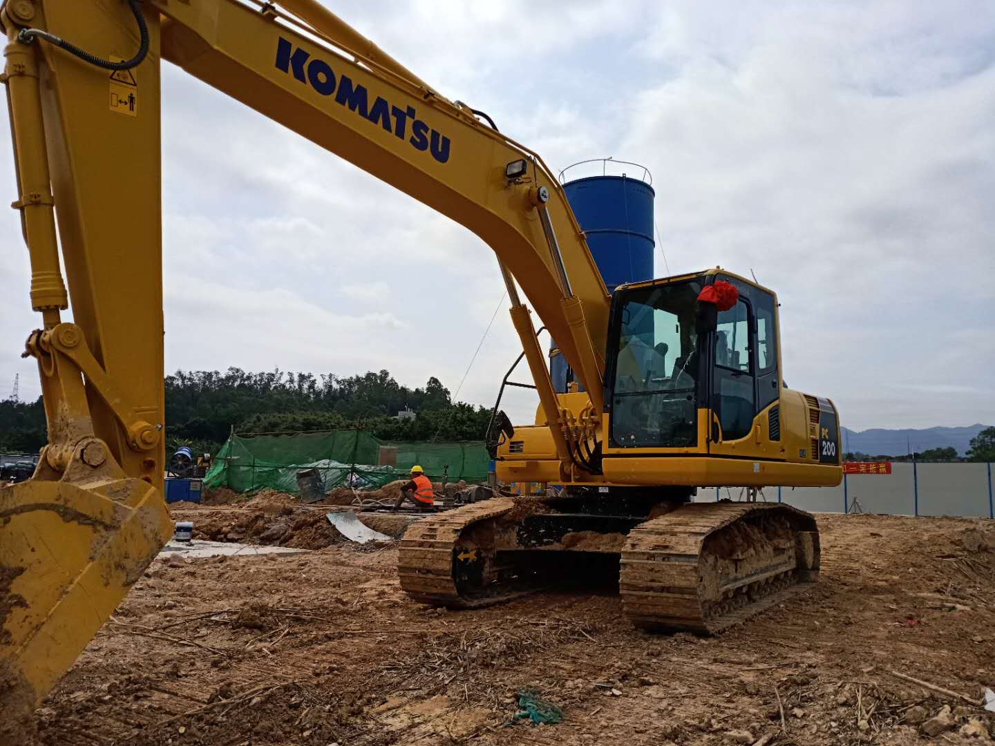 广东深圳挖机司机(反手)